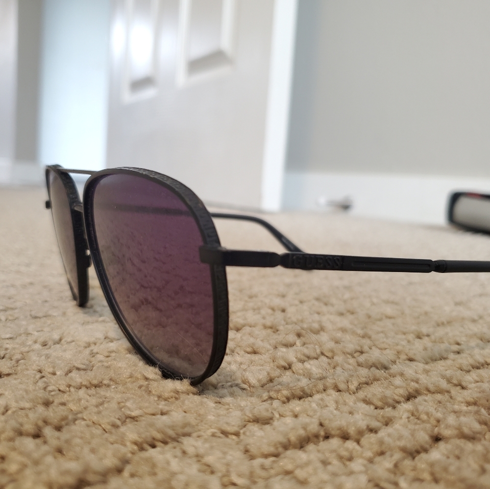 Guess sunglasses - Picture 2 of 6